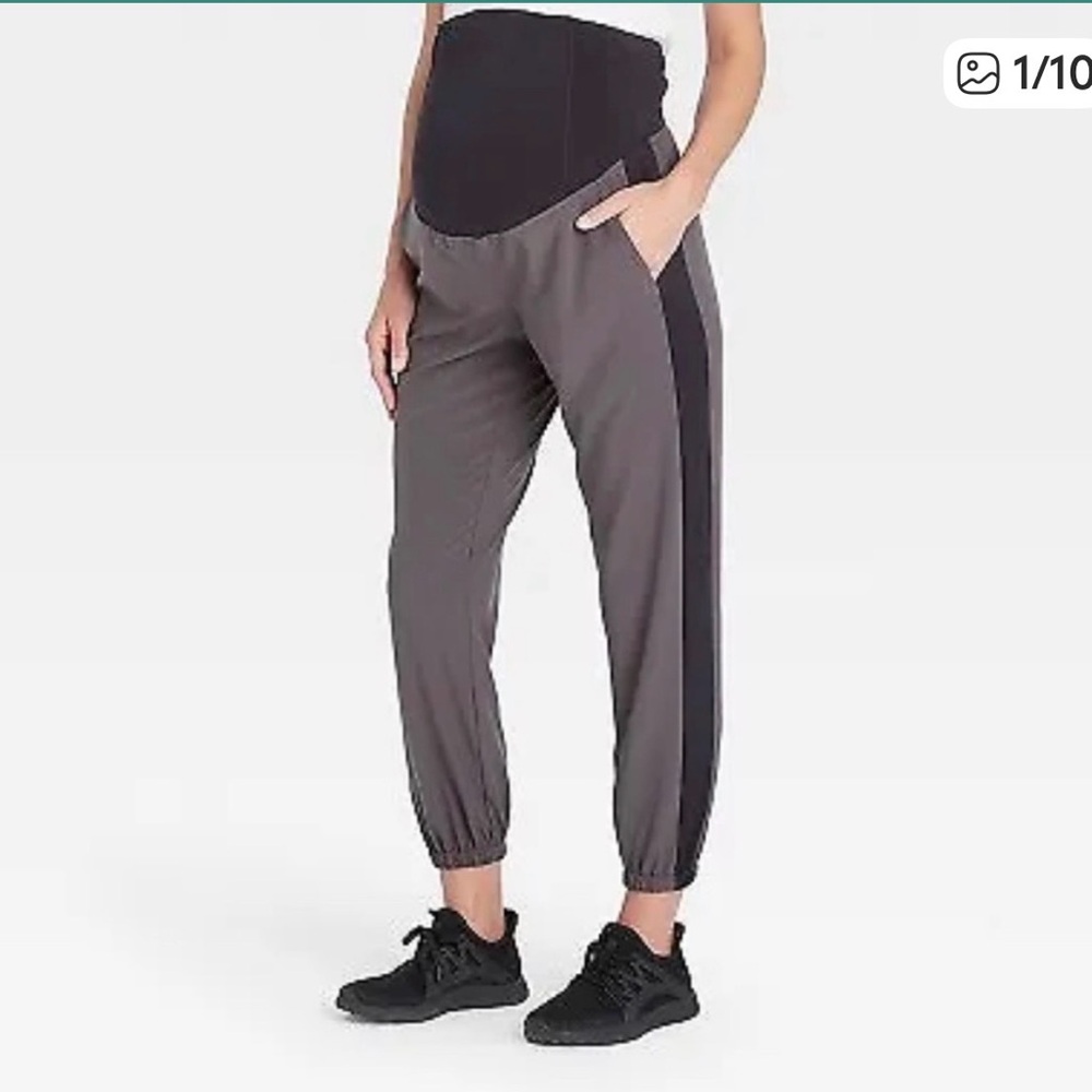 Isabel Maternity active Jogger with crossover panel NWT Charcoal & Black size XL